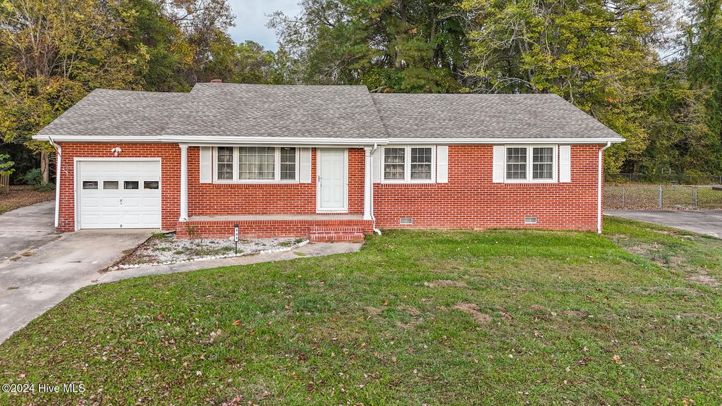 Photo of 131 Rosedale Drive, Elizabeth City, NC 27909 (MLS # 100552631)