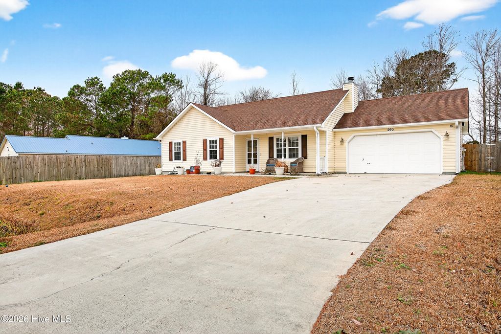 Photo of 290 Parnell Road, Hubert, NC 28539 (MLS # 100548715)