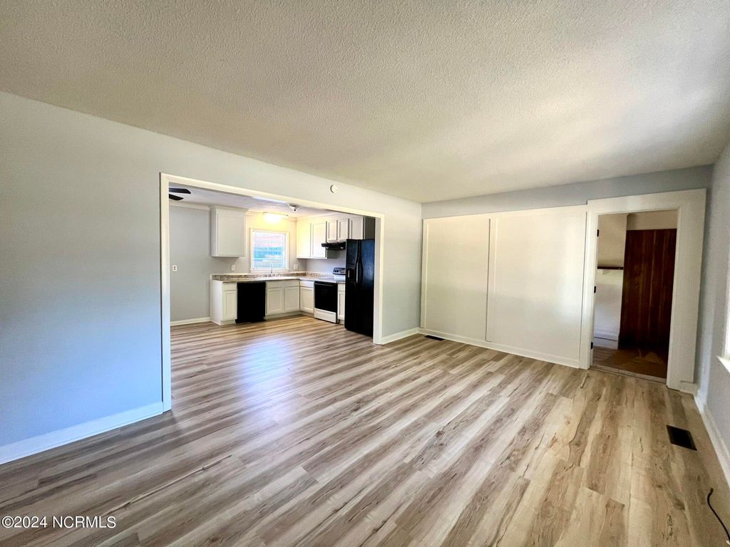 Photo of 331 Forest Park Road, Wilmington, NC 28409 (MLS # 100587603)