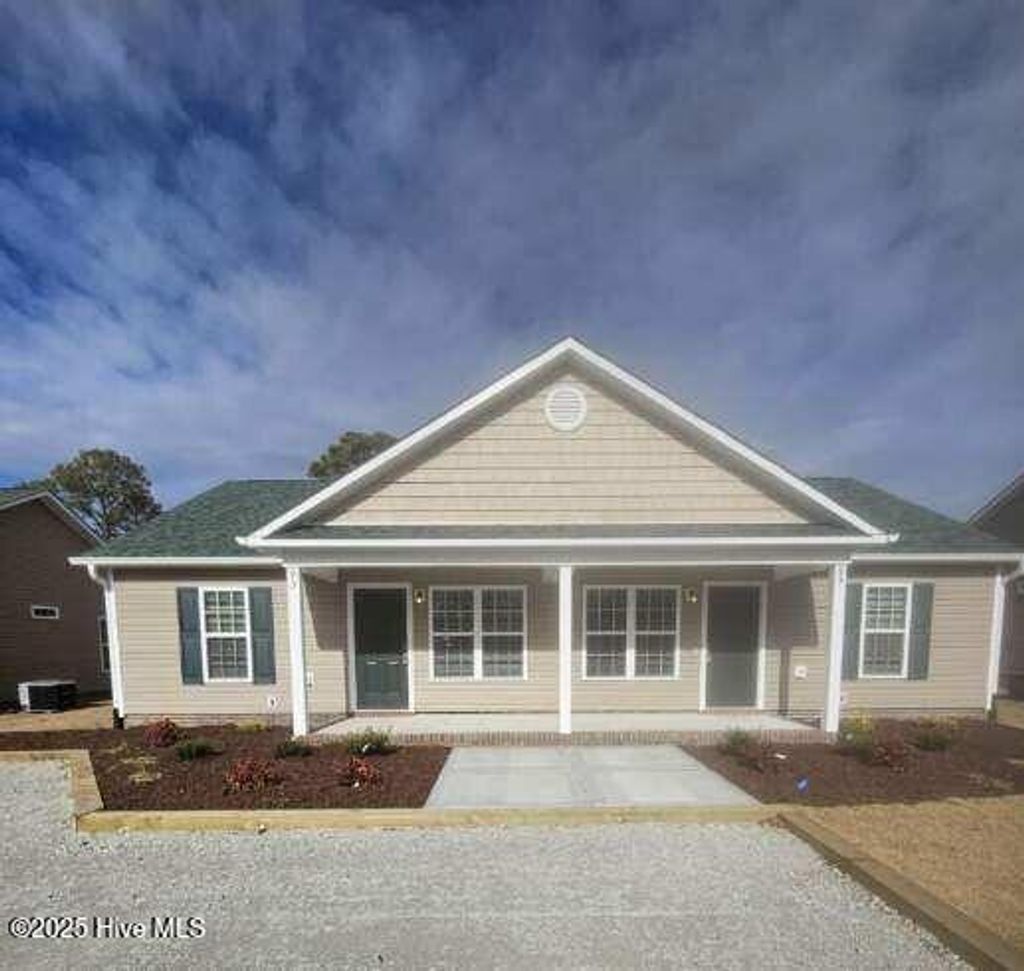Photo of 93 Oyster Lane, Hubert, NC 28539 (MLS # 100588975)