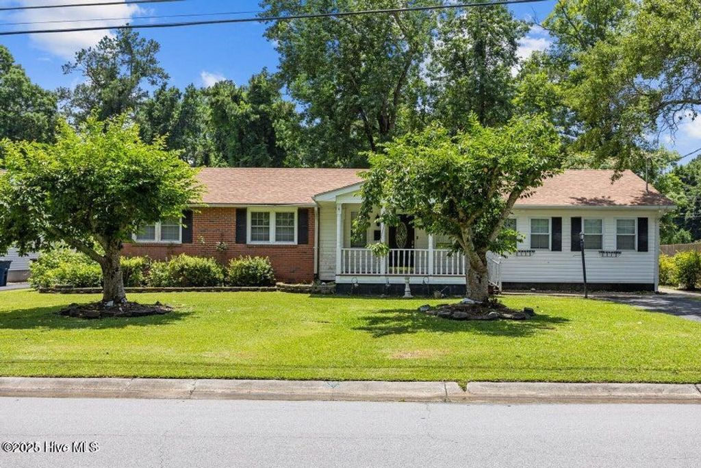 Photo of 613 Maple Street, Jacksonville, NC 28540 (MLS # 100544982)