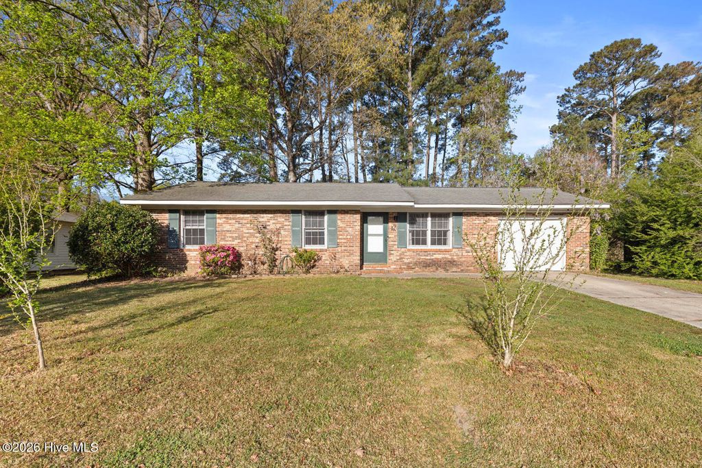 Photo of 429 Kenwood Drive, Jacksonville, NC 28540 (MLS # 100564330)