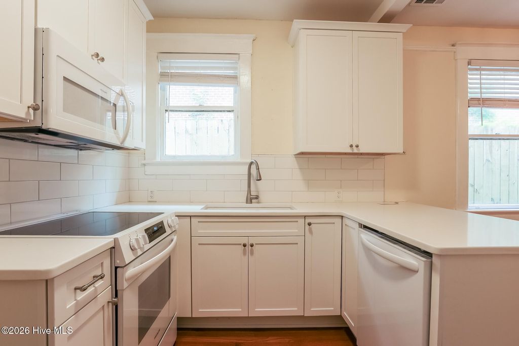Photo of 1231 E 42nd Street, Savannah, GA 31404 (MLS # 100574476)