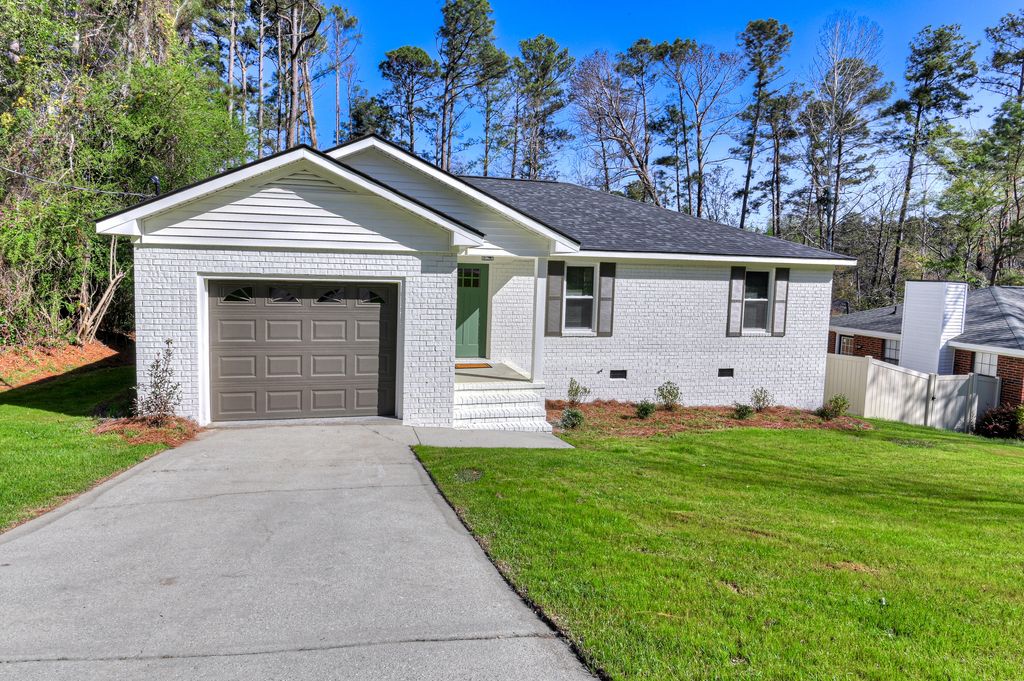 Photo of 2952 Bridgeport Drive, Augusta, GA 30909 (MLS # 553329)