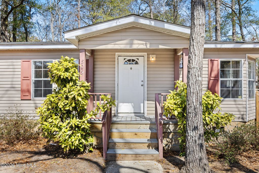 Photo of 805 Red Lighthouse Lane, Wilmington, NC 28412 (MLS # 100560049)