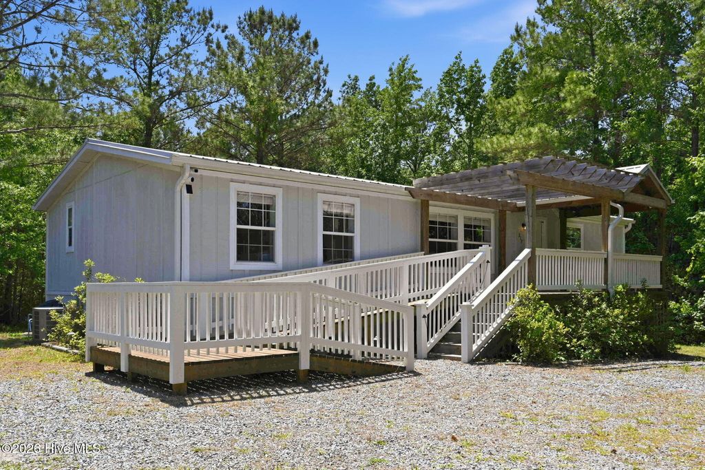 Photo of 217 Woodside Drive, Hampstead, NC 28443 (MLS # 100574171)