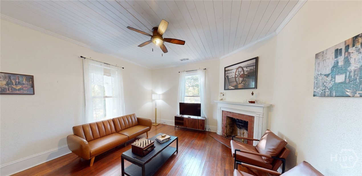 1029 S Elm Street