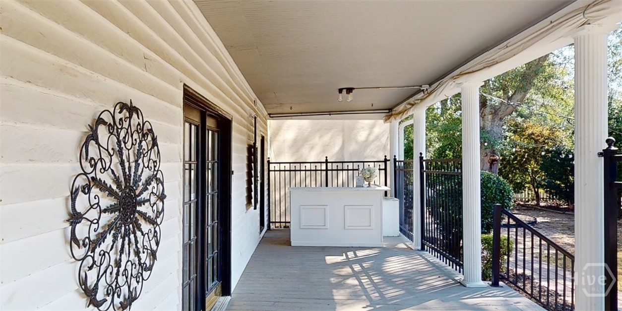 1029 S Elm Street
