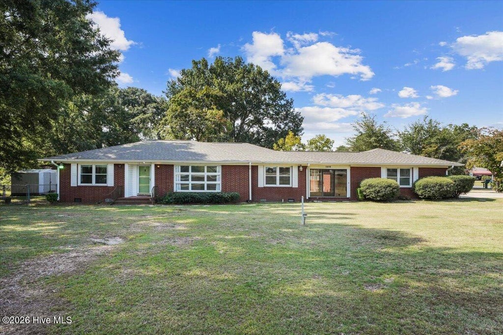 Photo of 1618 U.S. Highway 70 W, Goldsboro, NC 27530 (MLS # 100605180)