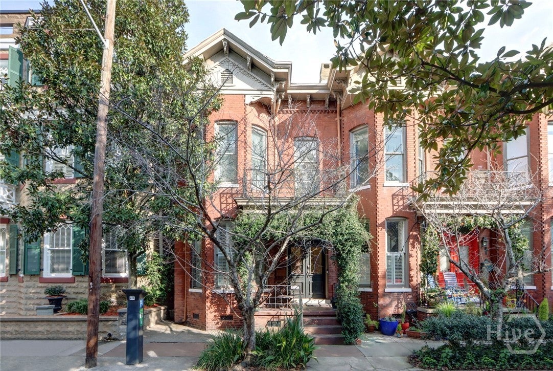 220 E State Street