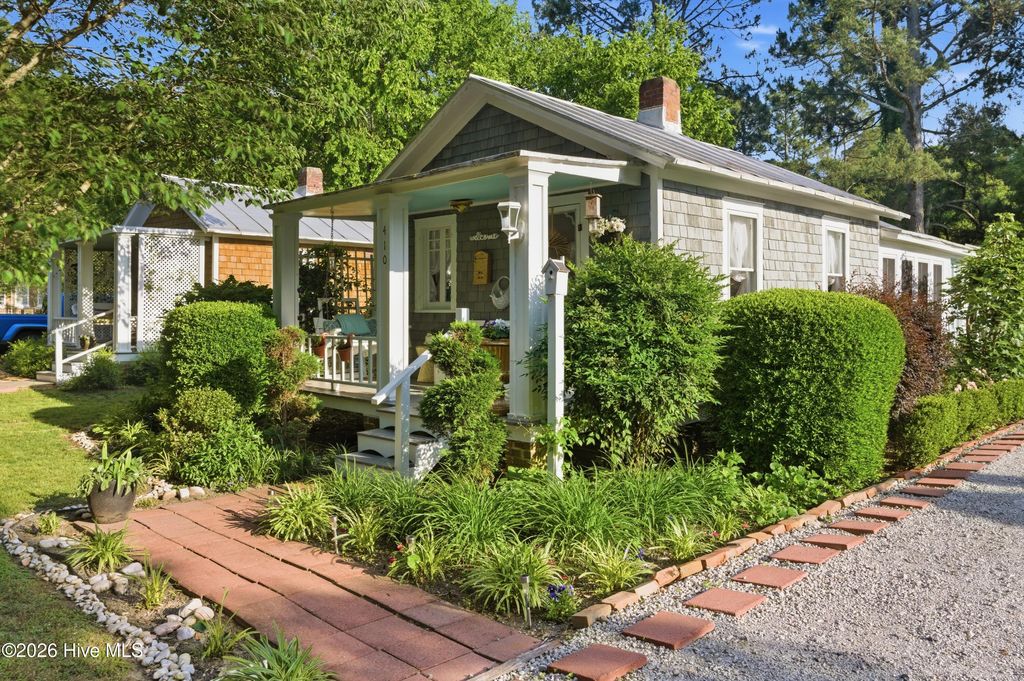 Photo of 410 Elliott Street, Edenton, NC 27932 (MLS # 100572349)
