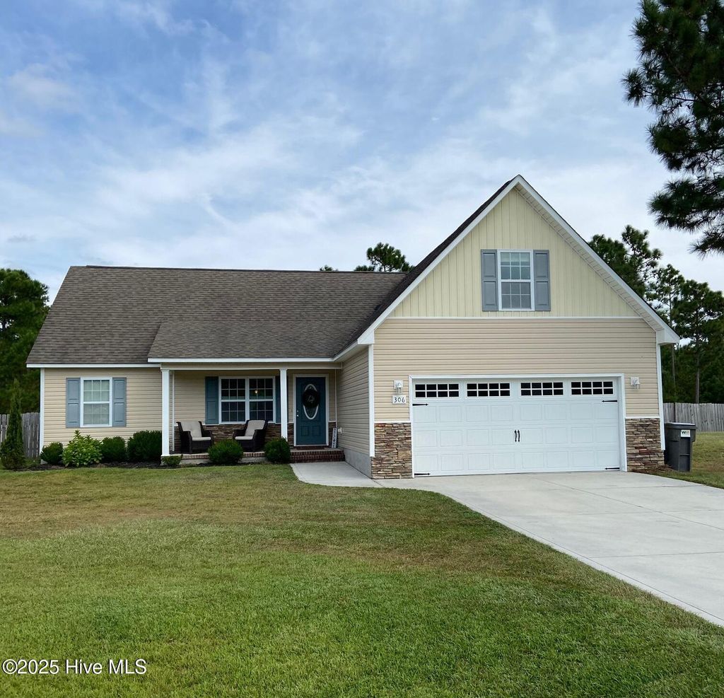 Photo of 306 Basil Court, Hubert, NC 28539 (MLS # 100529711)