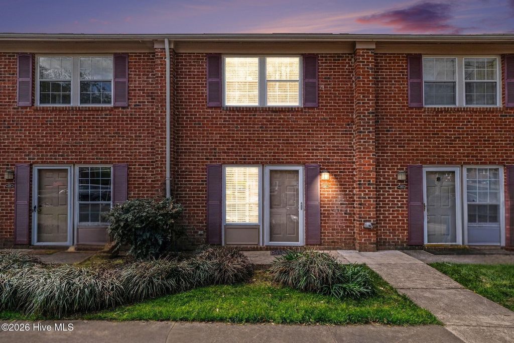 Photo of 141 Coleridge Court, Carrboro, NC 27510 (MLS # 100563837)