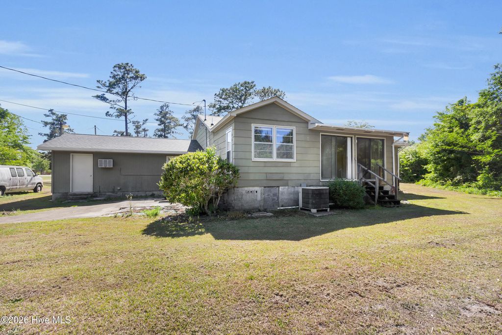 Photo of 852 Chatham Street, Newport, NC 28570 (MLS # 100571309)