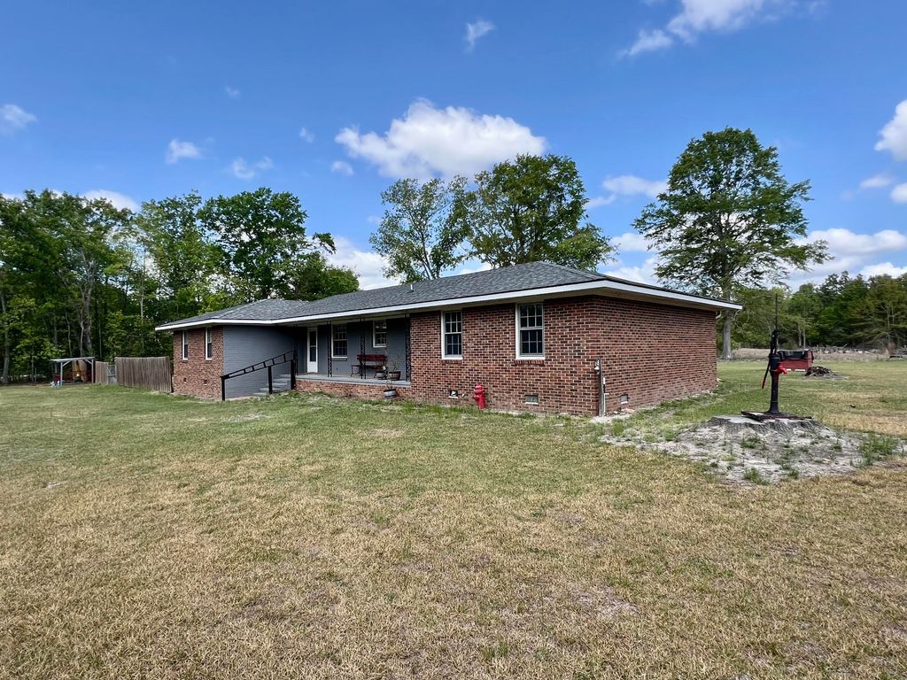 Photo of 142 Lake Shore Drive, Aiken, SC 29801 (MLS # 554082)