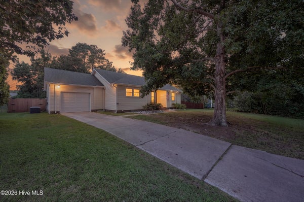 265 BAYBERRY CT, JACKSONVILLE, NC 28540 - Image 3dcf2f08276437efea10b9f6c92d14fe/3063217387