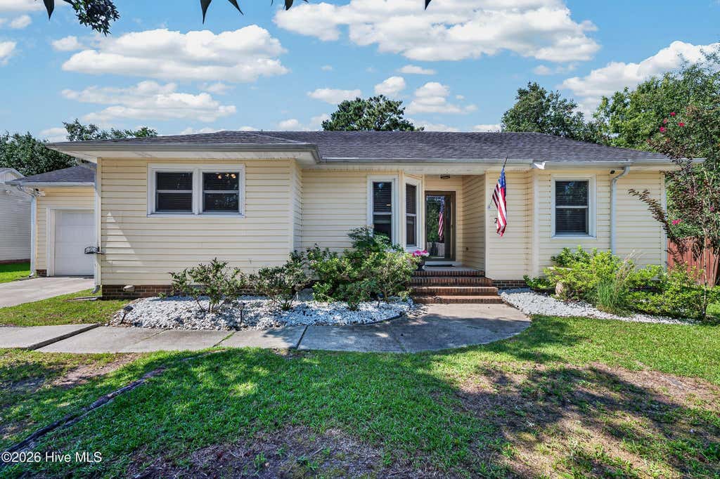 Photo of 265 Bayberry Court, Jacksonville, NC 28540 (MLS # 100596163)