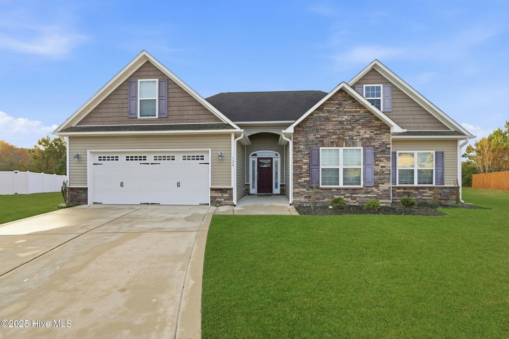 Photo of 124 Regatta Way, Sneads Ferry, NC 28460 (MLS # 100545601)