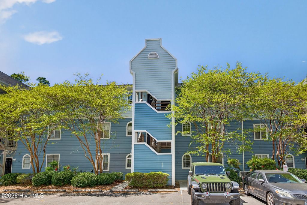 Photo of 4230 Wilshire Boulevard #304d, Wilmington, NC 28403 (MLS # 100566880)