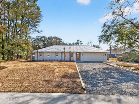 Homes For Sale - 206 Azalea Circle<br/> Sunset Beach, NC 28468