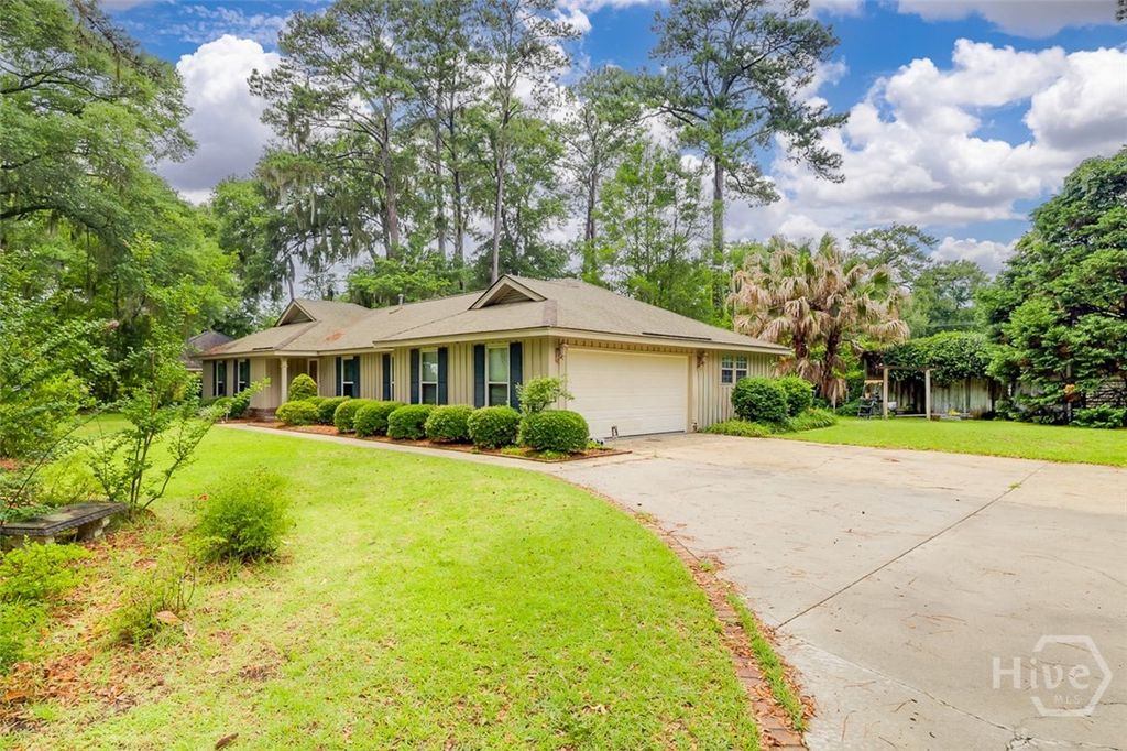 Photo of 22 River Oaks Road, Savannah, GA 31410 (MLS # SA358373)