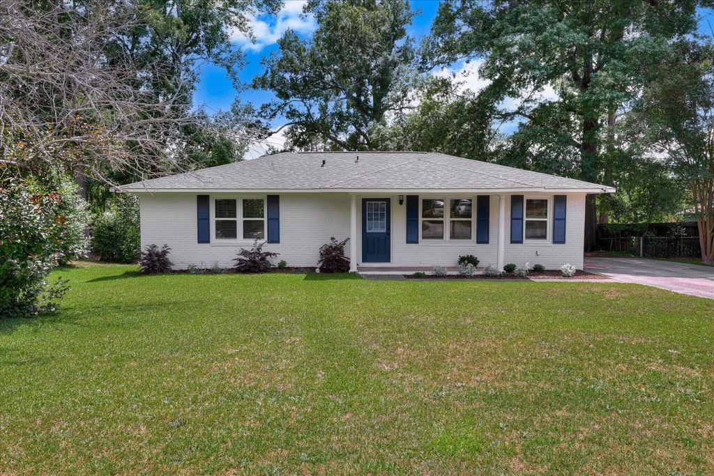 Photo of 3318 Westcliffe Court, Augusta, GA 30907 (MLS # 555564)