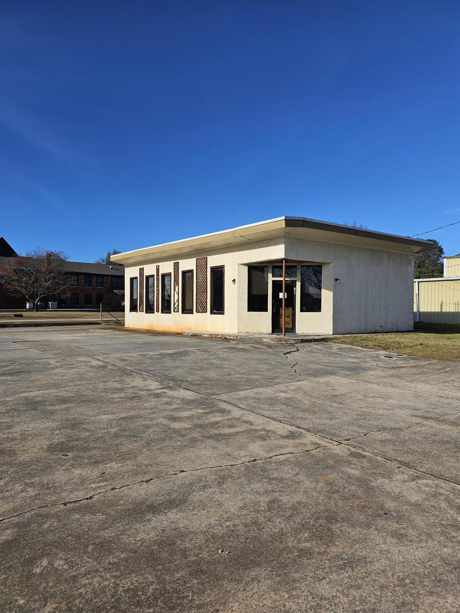 711 Peachtree Street