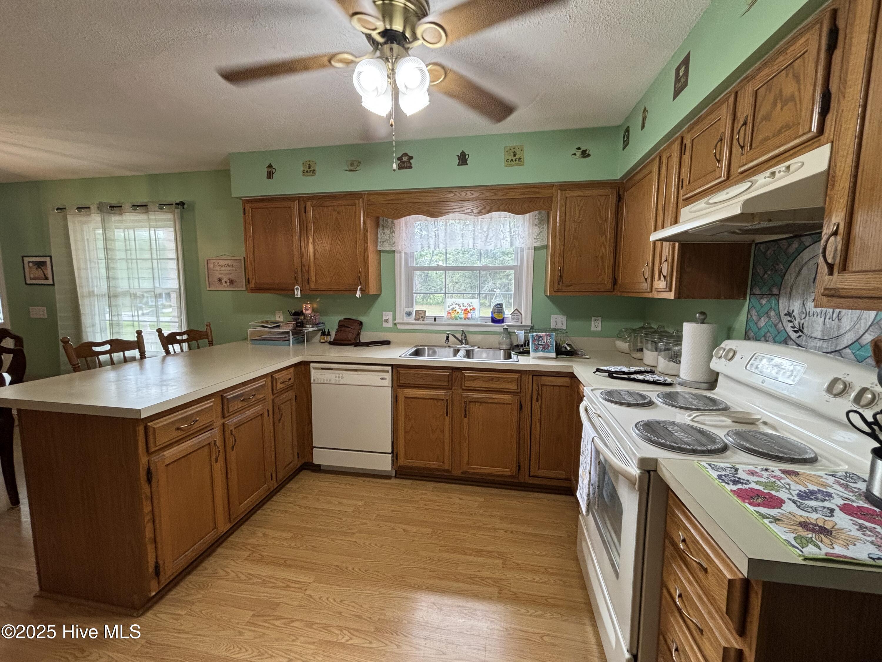 Ocean Isle Beach, North Carolina 28469, United States, 3 Bedrooms Bedrooms, ,2 BathroomsBathrooms,Residential,Pending,256035