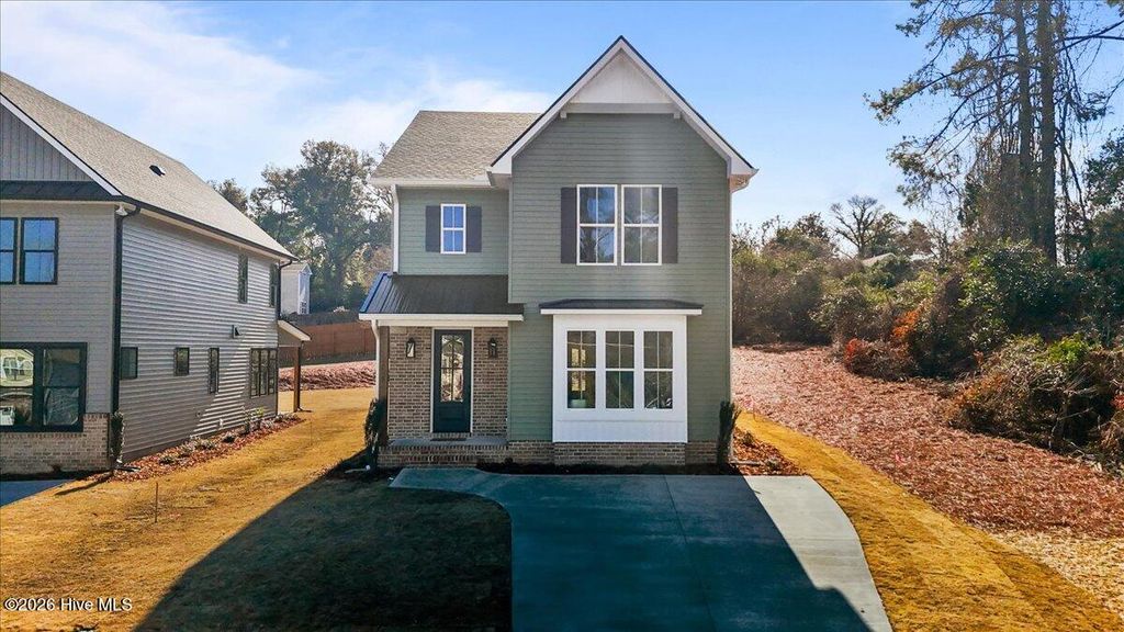 Photo of 255 N Hale Street, Southern Pines, NC 28387 (MLS # 100555492)