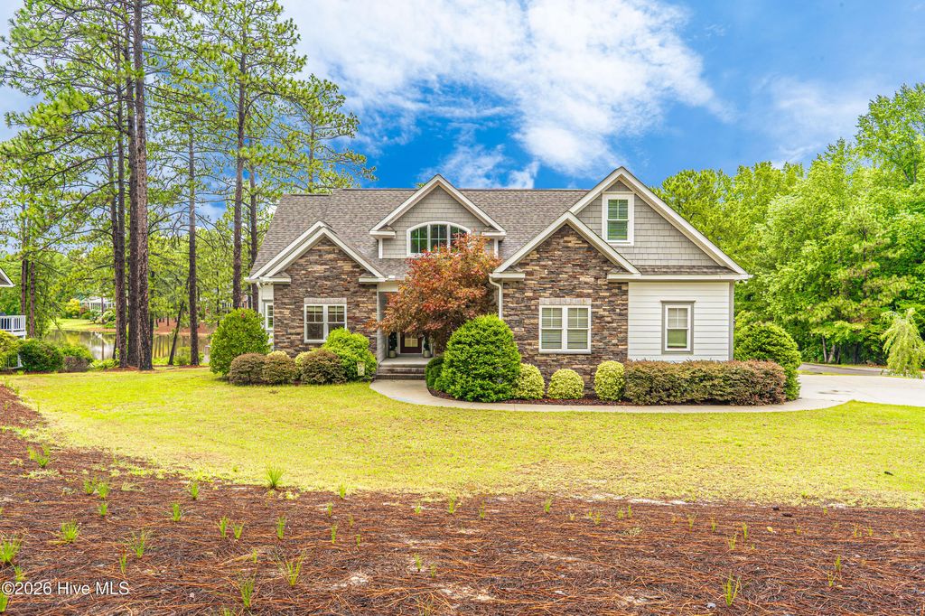 Photo of 140 Edgewater Place, Pinehurst, NC 28374 (MLS # 100591671)