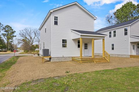 Tiny photo for 711 W Hayes Street, Burgaw, NC 28425 (MLS # 100559922)