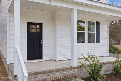 Tiny photo for 711 W Hayes Street, Burgaw, NC 28425 (MLS # 100559922)