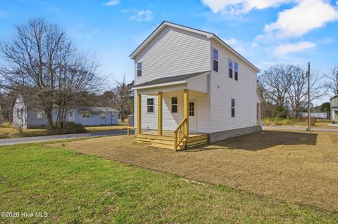 Tiny photo for 711 W Hayes Street, Burgaw, NC 28425 (MLS # 100559922)