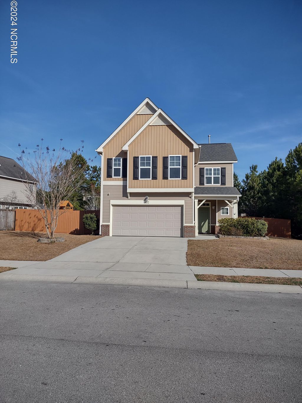 Photo of 602 Walkens Woods Lane, Jacksonville, NC 28546 (MLS # 100554381)