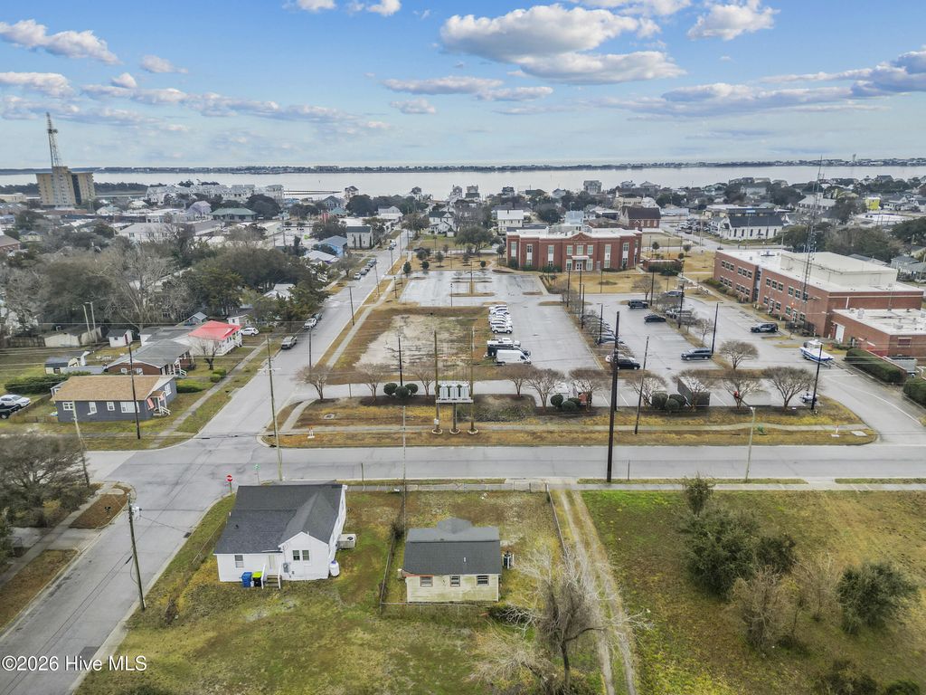 Photo of 1102 Bay Street, Morehead City, NC 28557 (MLS # 100555755)