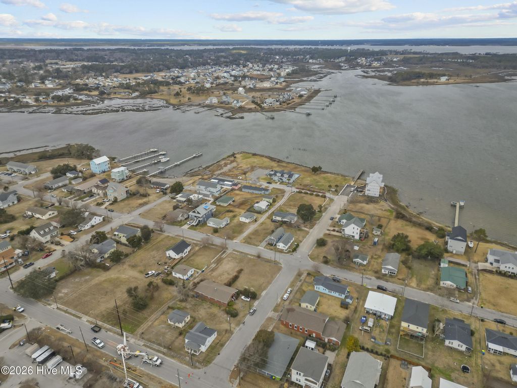 Photo of 1102 Bay Street, Morehead City, NC 28557 (MLS # 100555755)