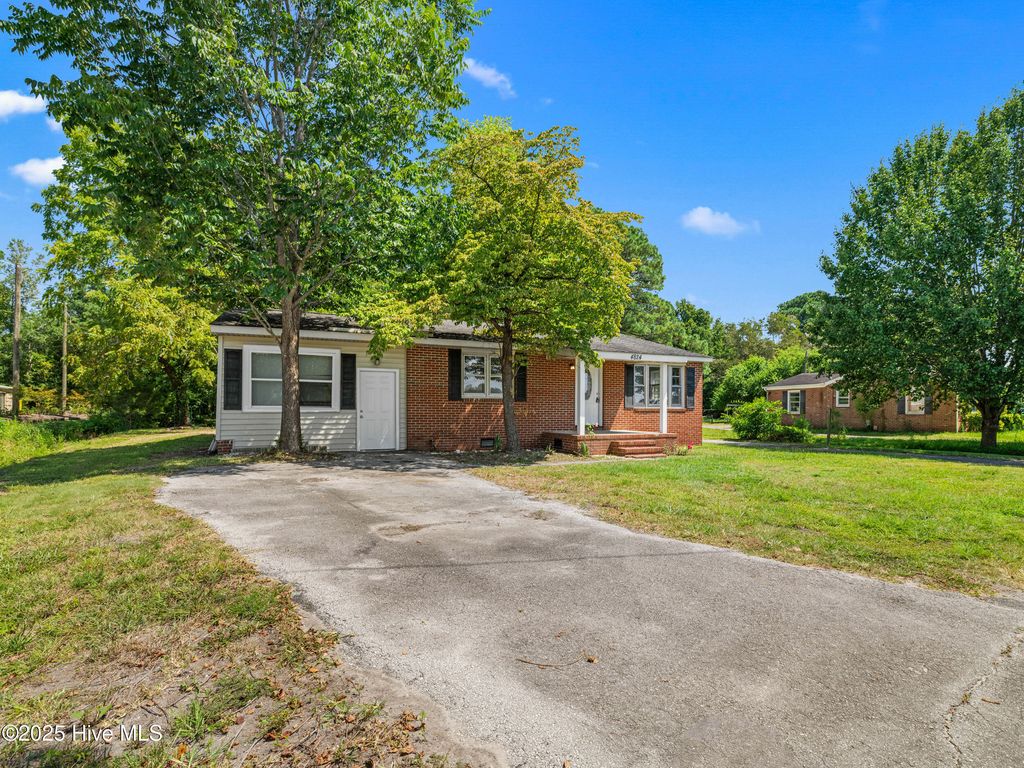 Photo of 4824 Gum Branch Road, Jacksonville, NC 28540 (MLS # 100529453)
