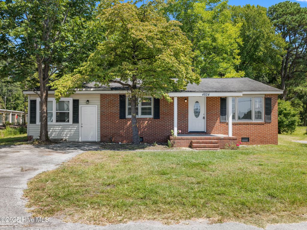 Photo of 4824 Gum Branch Road, Jacksonville, NC 28540 (MLS # 100529453)