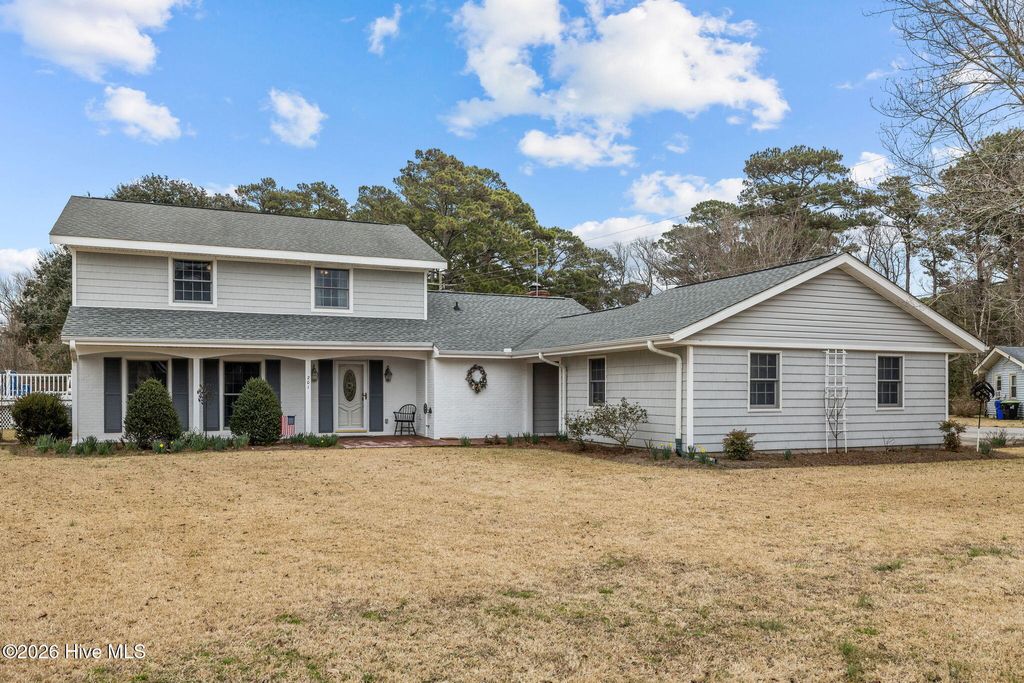 Photo of 201 Sycamore Drive, Beaufort, NC 28516 (MLS # 100556715)