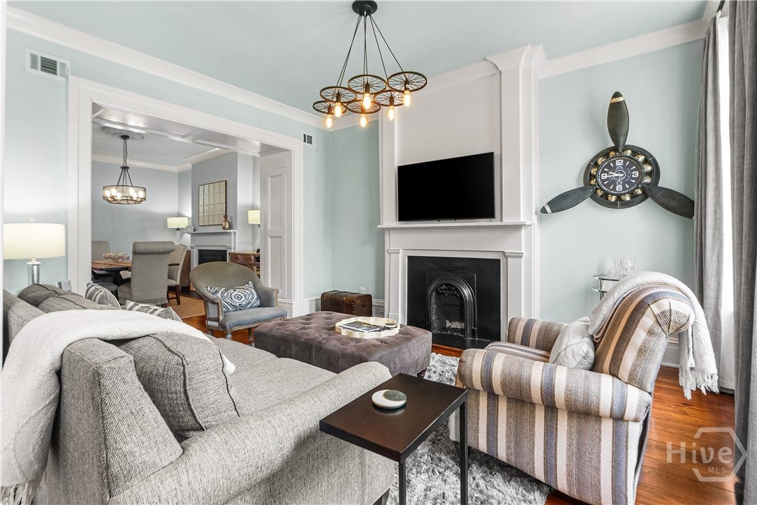 125 W Gordon Street