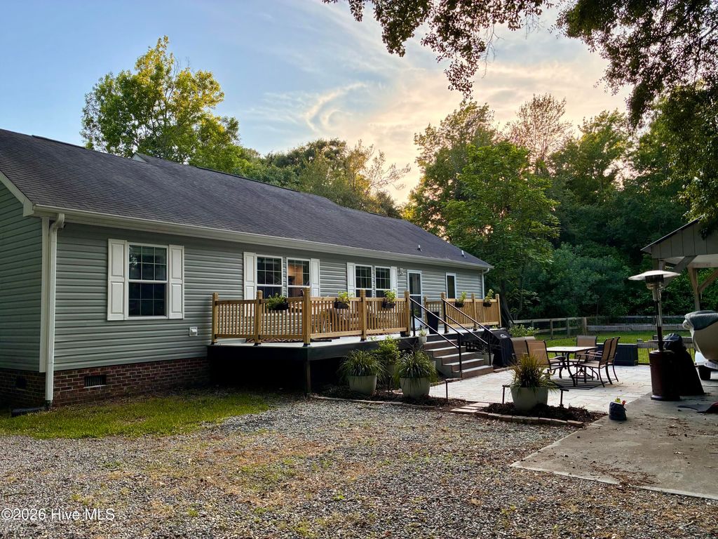 Photo of 981 Sloop Point Loop Road, Hampstead, NC 28443 (MLS # 100574808)