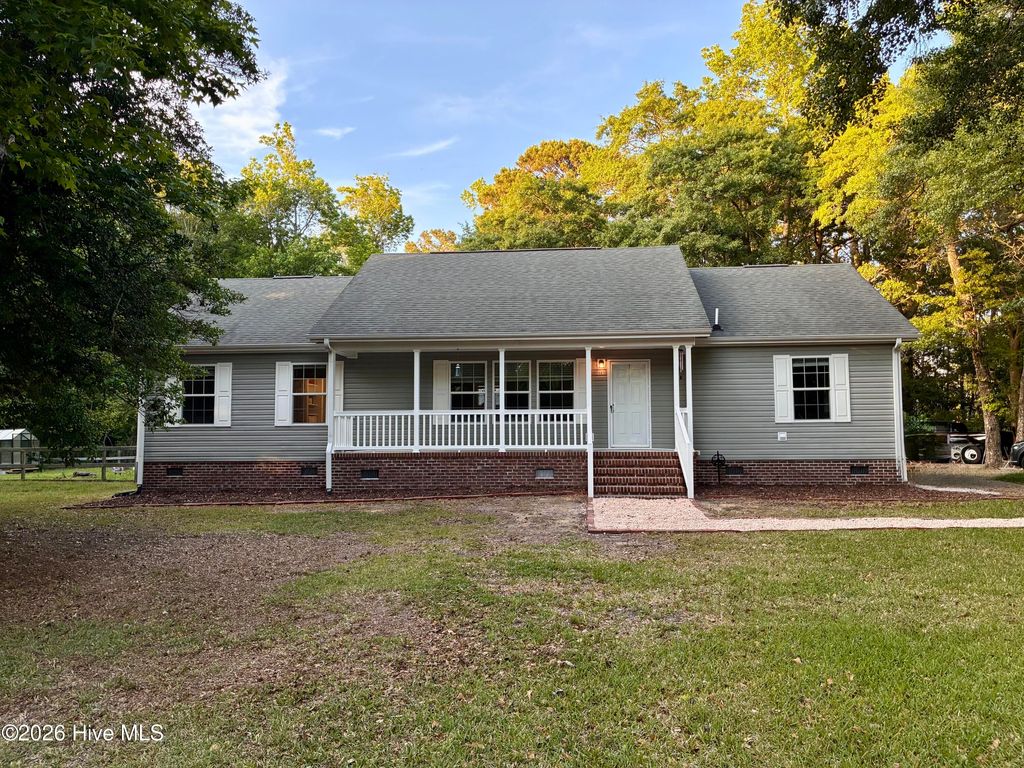 Photo of 981 Sloop Point Loop Road, Hampstead, NC 28443 (MLS # 100574808)
