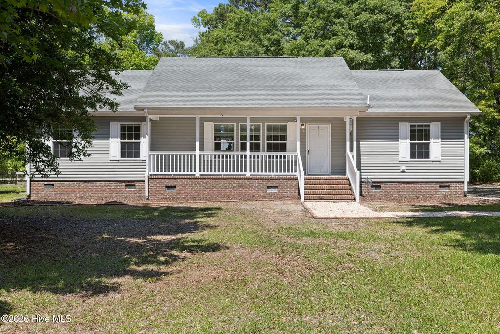 Photo of 981 Sloop Point Loop Road, Hampstead, NC 28443 (MLS # 100574808)
