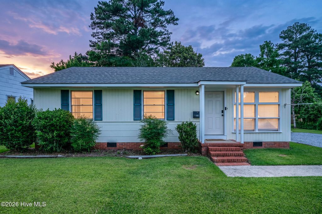 Photo of 1810 Park Avenue, New Bern, NC 28560 (MLS # 100577010)