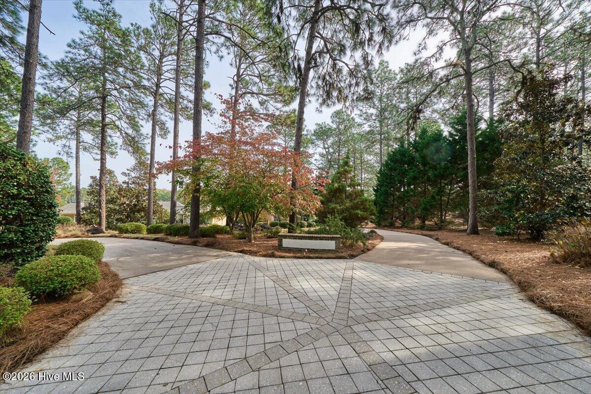 475 Lake Dornoch Drive