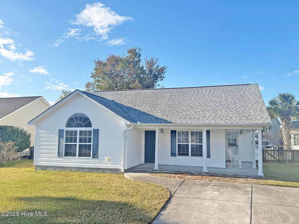 Photo of 4901 N Hampton Drive SE, Southport, NC 28461 (MLS # 100537357)