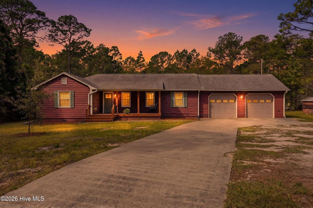 Photo of 9970 S Olde Towne Wynd SE, Belville, NC 28451 (MLS # 100565910)