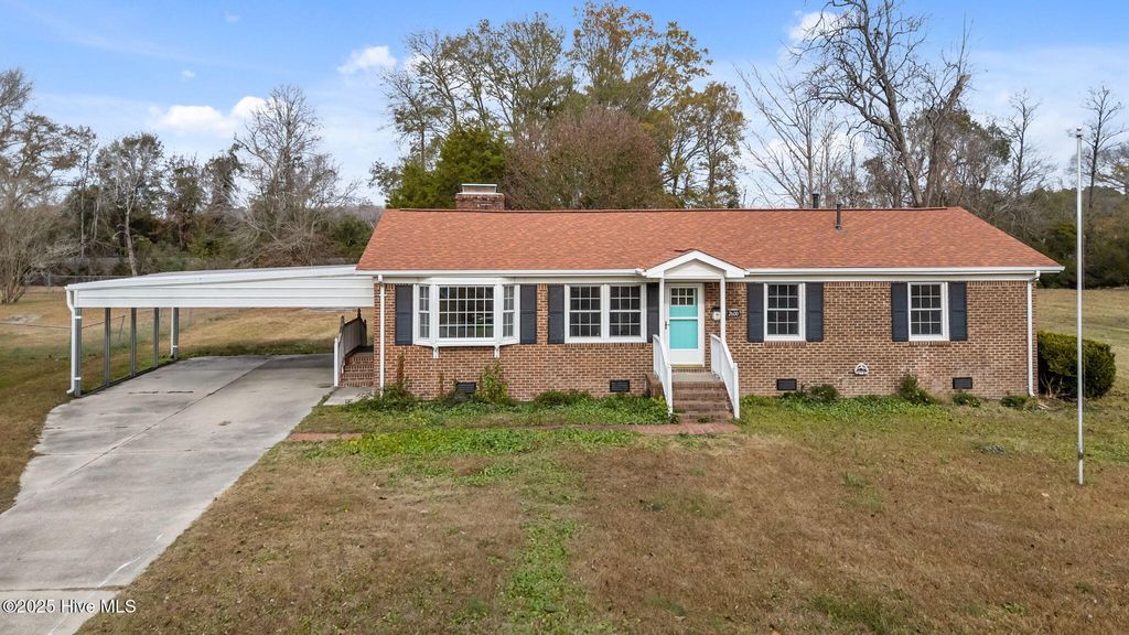 Photo of 2600 N Hills Drive, New Bern, NC 28562 (MLS # 100544230)