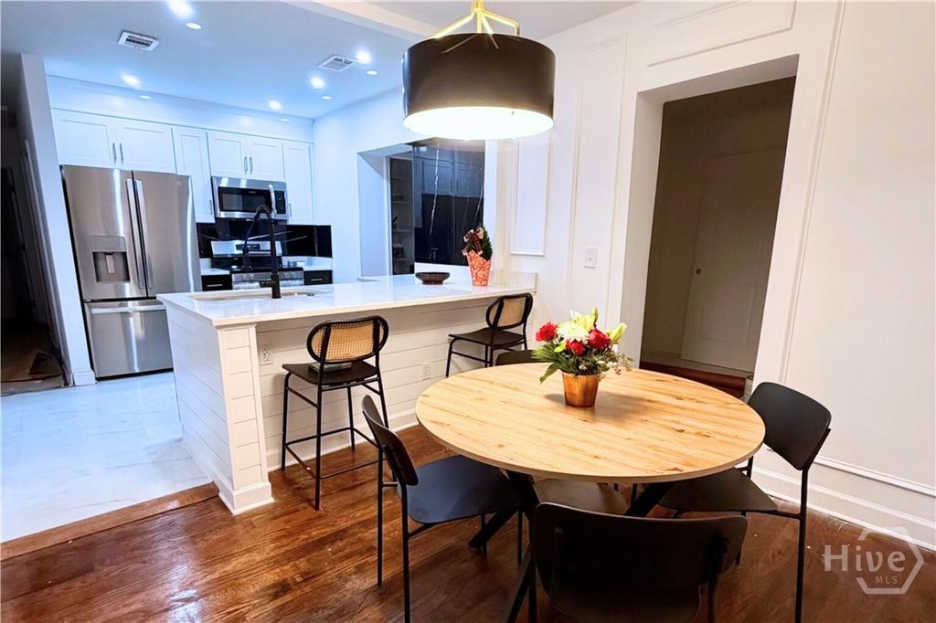 Photo of 9 Oleander Avenue, Savannah, GA 31401 (MLS # SA345202)