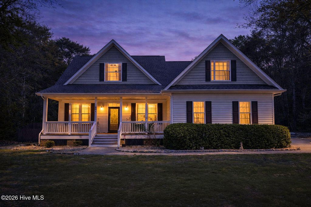 Photo of 804 Albatross Way, Hampstead, NC 28443 (MLS # 100568034)
